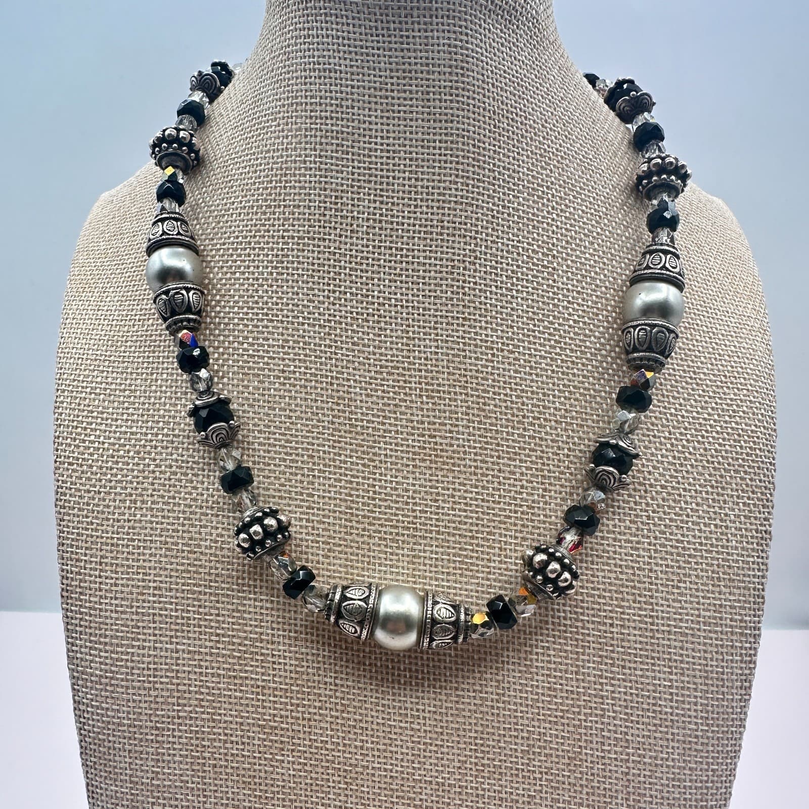 VTG Y2K Silver Tone Faux Pearl Black Beaded Necklace Statement Women's Jewelry