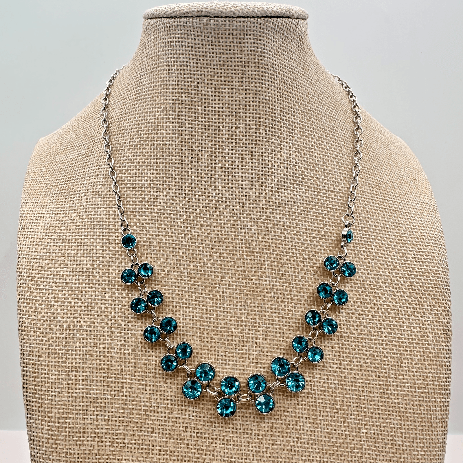Vintage 90s Blue Sparkle Glass Rhinestones Collar Necklace Silver Tone Jewelry