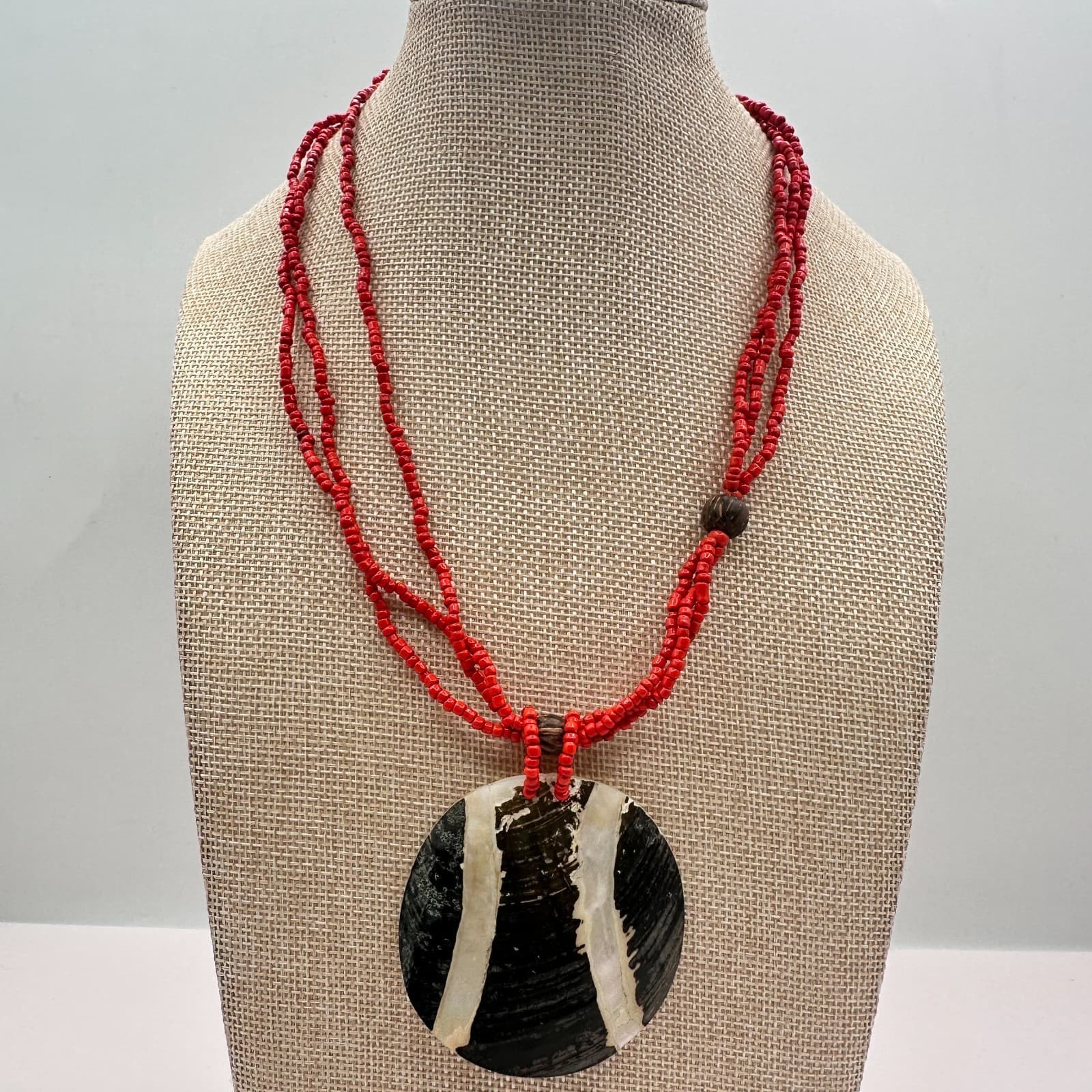 Vintage 90s Red Multi-Strand Beaded Black Round Shell Pendant Necklace Jewelry