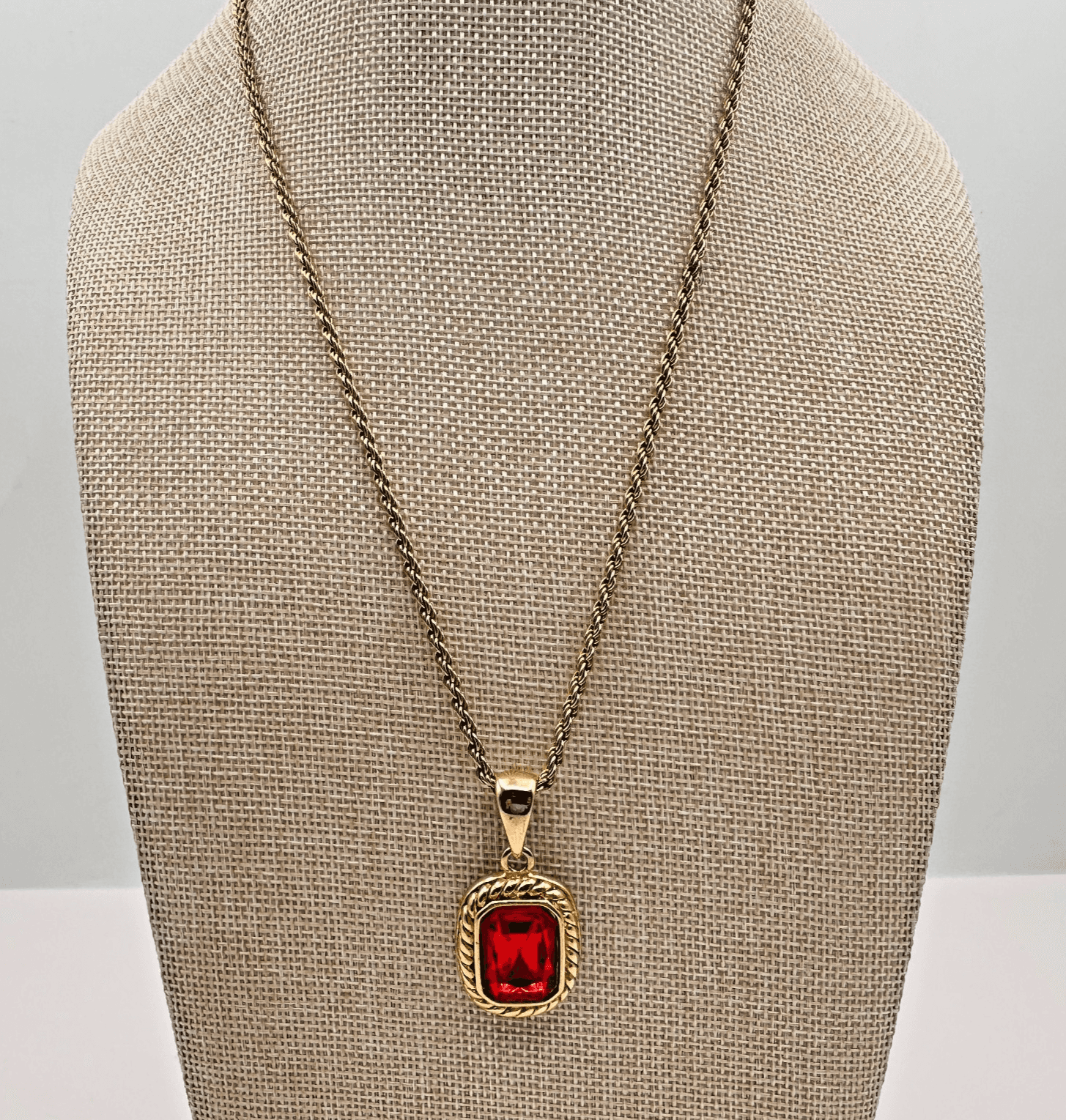 Vintage 90s Rope Chain Red Glass Emerald Cut Pendant Necklace Gold Tone Jewelry