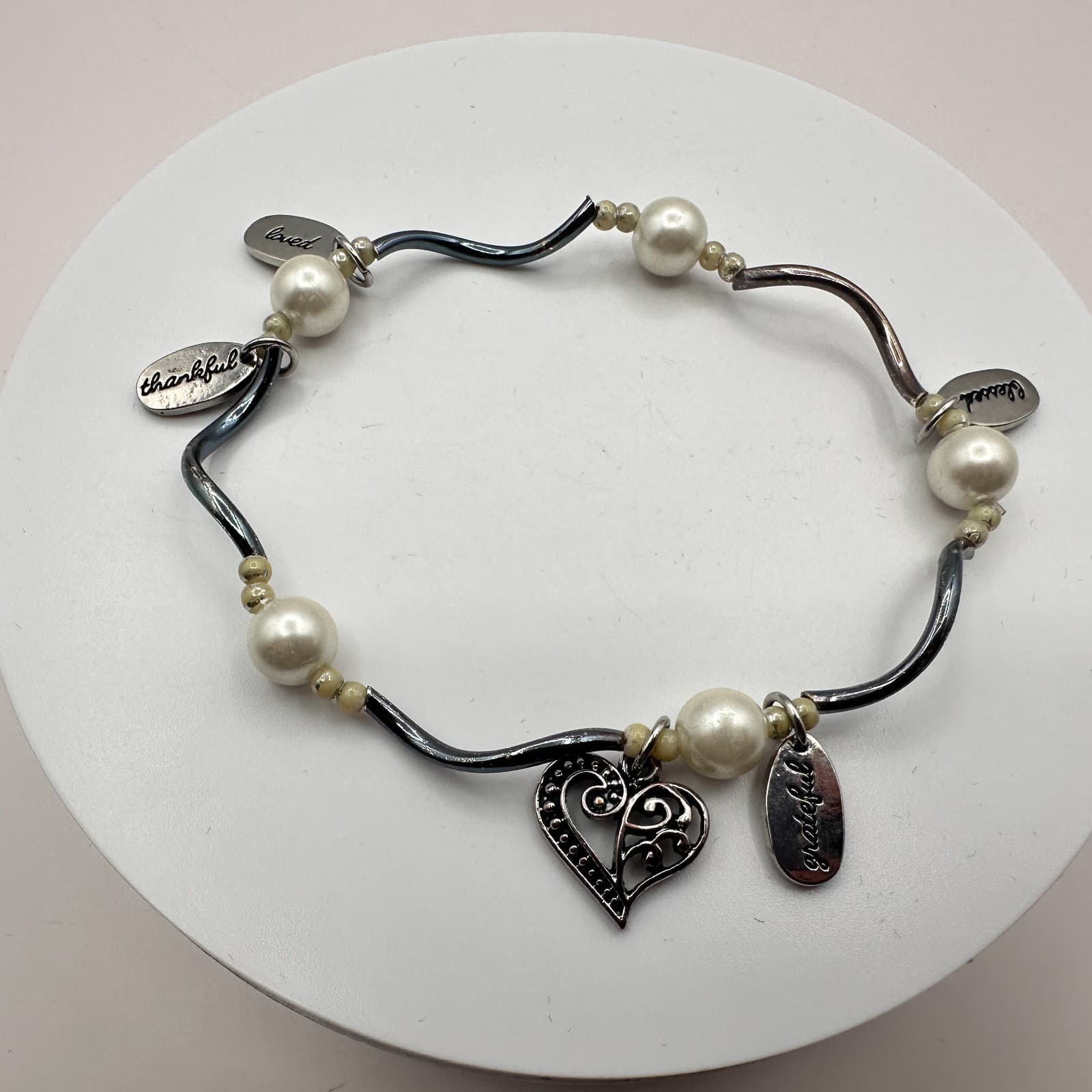 Vintage Y2K Silver Tone Faux Pearl Heart Grateful Charm Bracelet Women's Jewelry