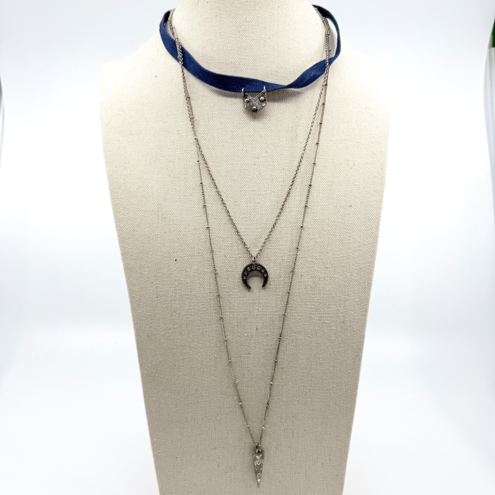Vintage Silver Tone Layered Choker Necklace Crescent Moon Arrowhead Blue Ribbon