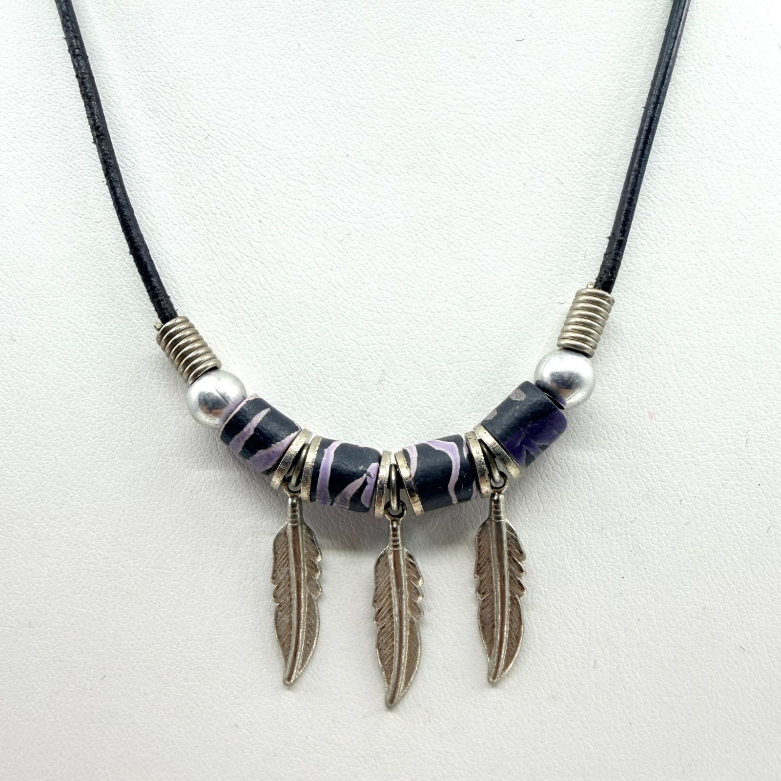 Vintage Southwestern Silver Tone Triple Feather Necklace Purple Marble Bead Boho