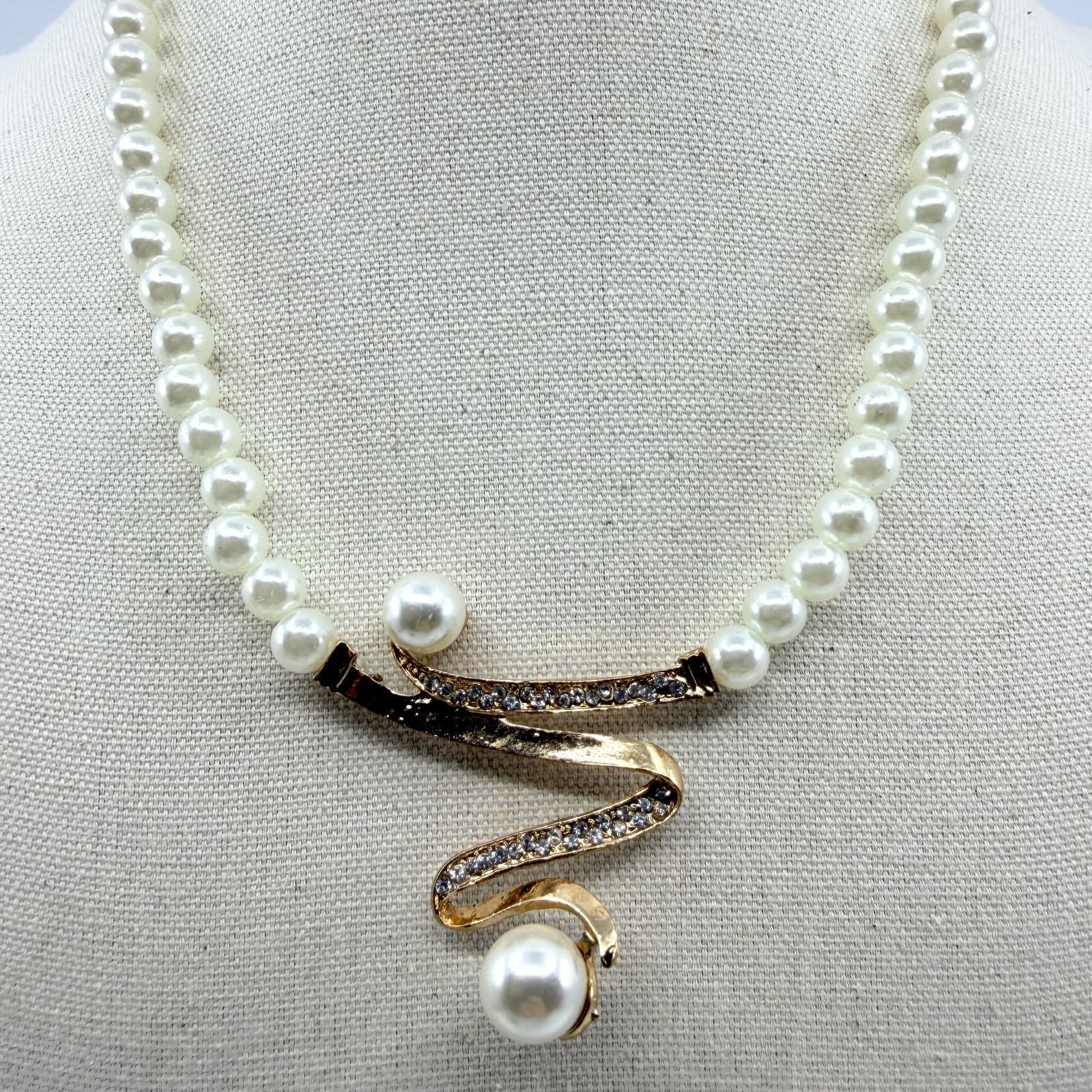 Gold Tone Simulated Pearl Necklace Ribbon S Pendant Rhinestone Bridal Statement