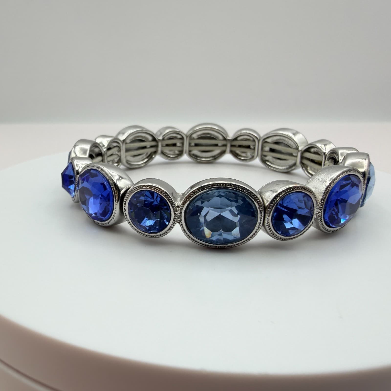Vintage Y2K Blue Oval Glass Stretch Bangle Bracelet Silver Tone Glam Jewelry
