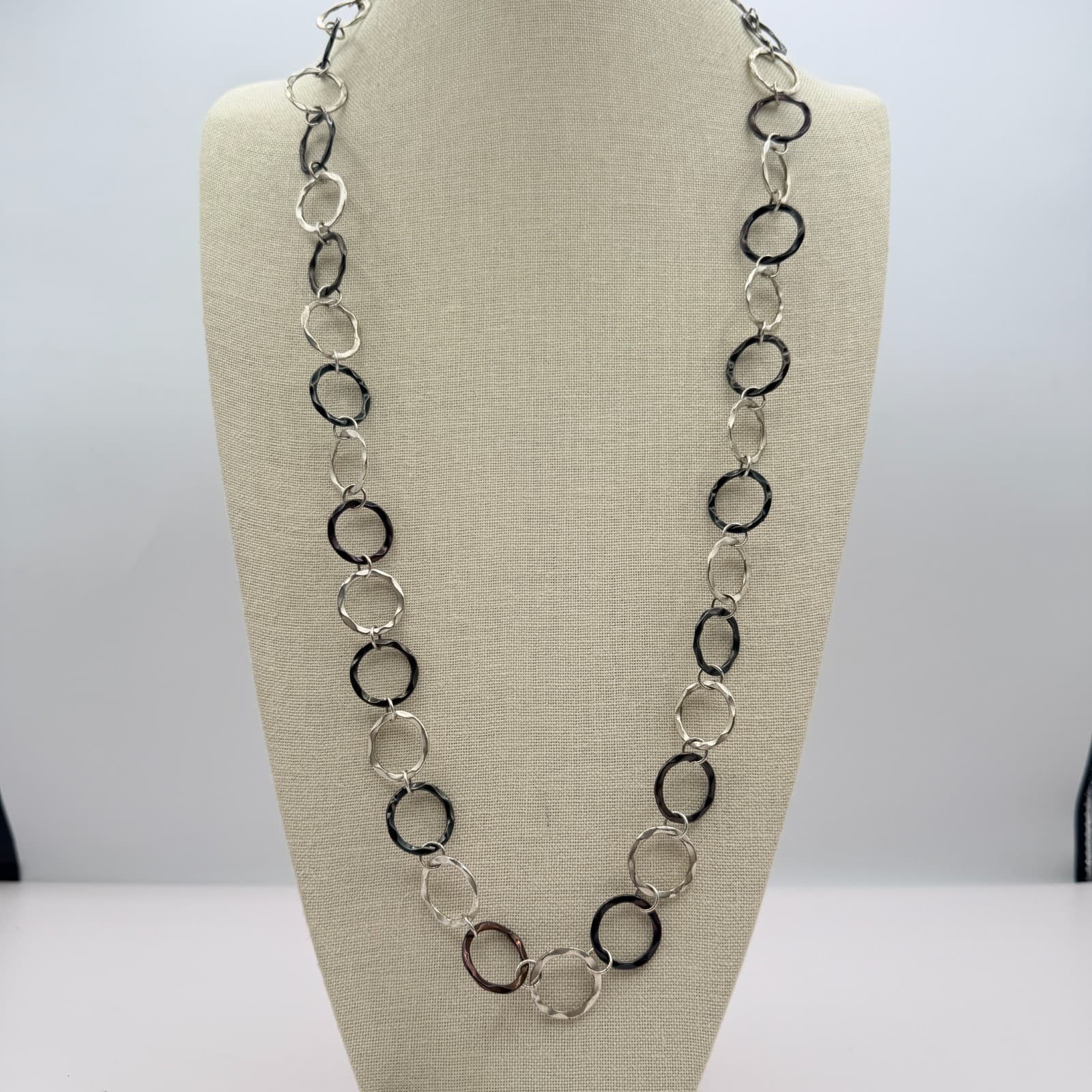 Vintage Y2K Silver Tone Hammered Open Circle Link Women's Classic Necklace