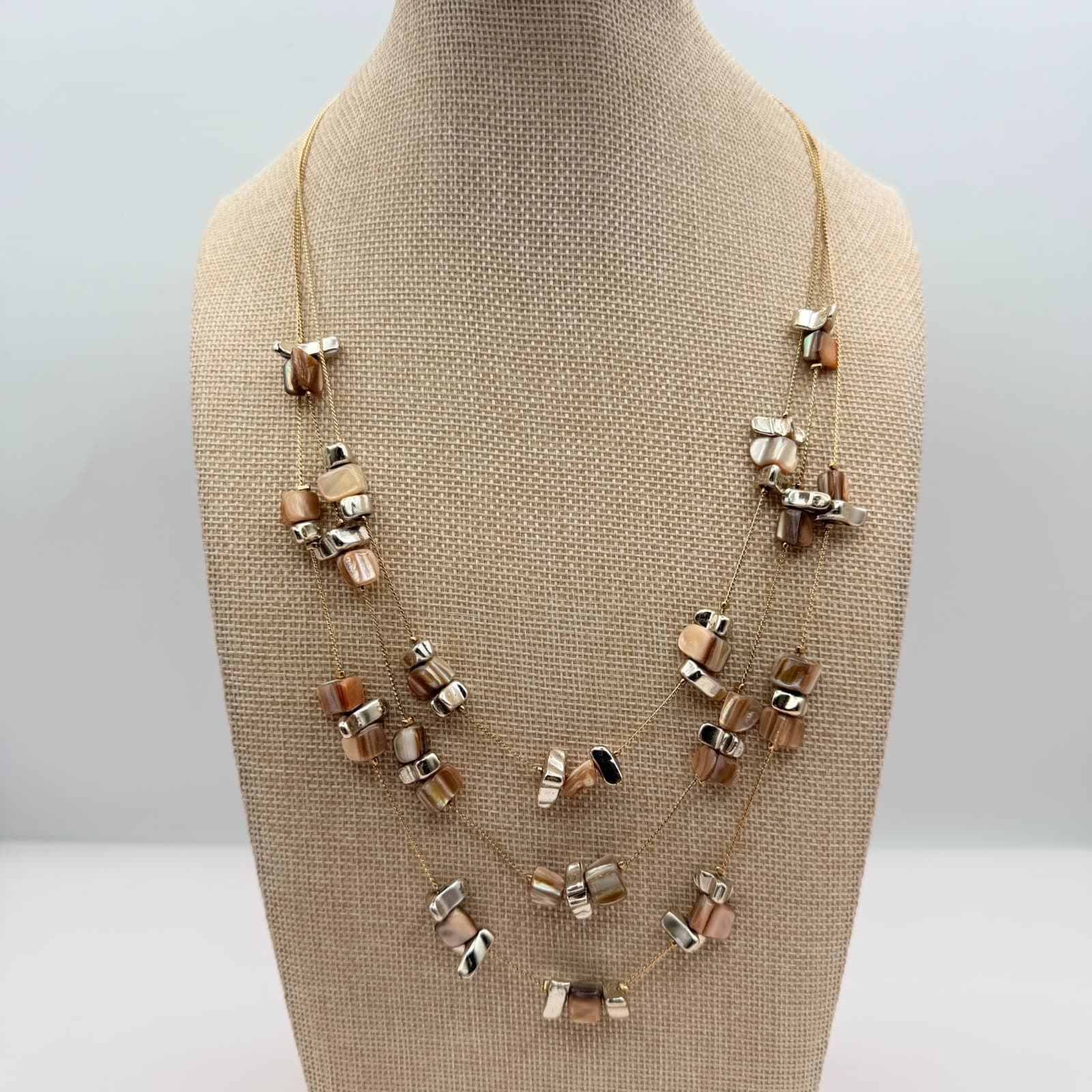 VTG Y2K Gold Tone Triple Strand Mother of Pearl Shell Beaded Necklace Jewelry