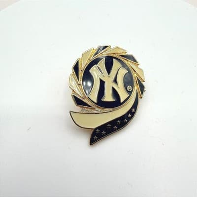 Vintage 1998 Amingo New York Yankees MLB Pin Gold Tone Enamel Fashion Jewelry
