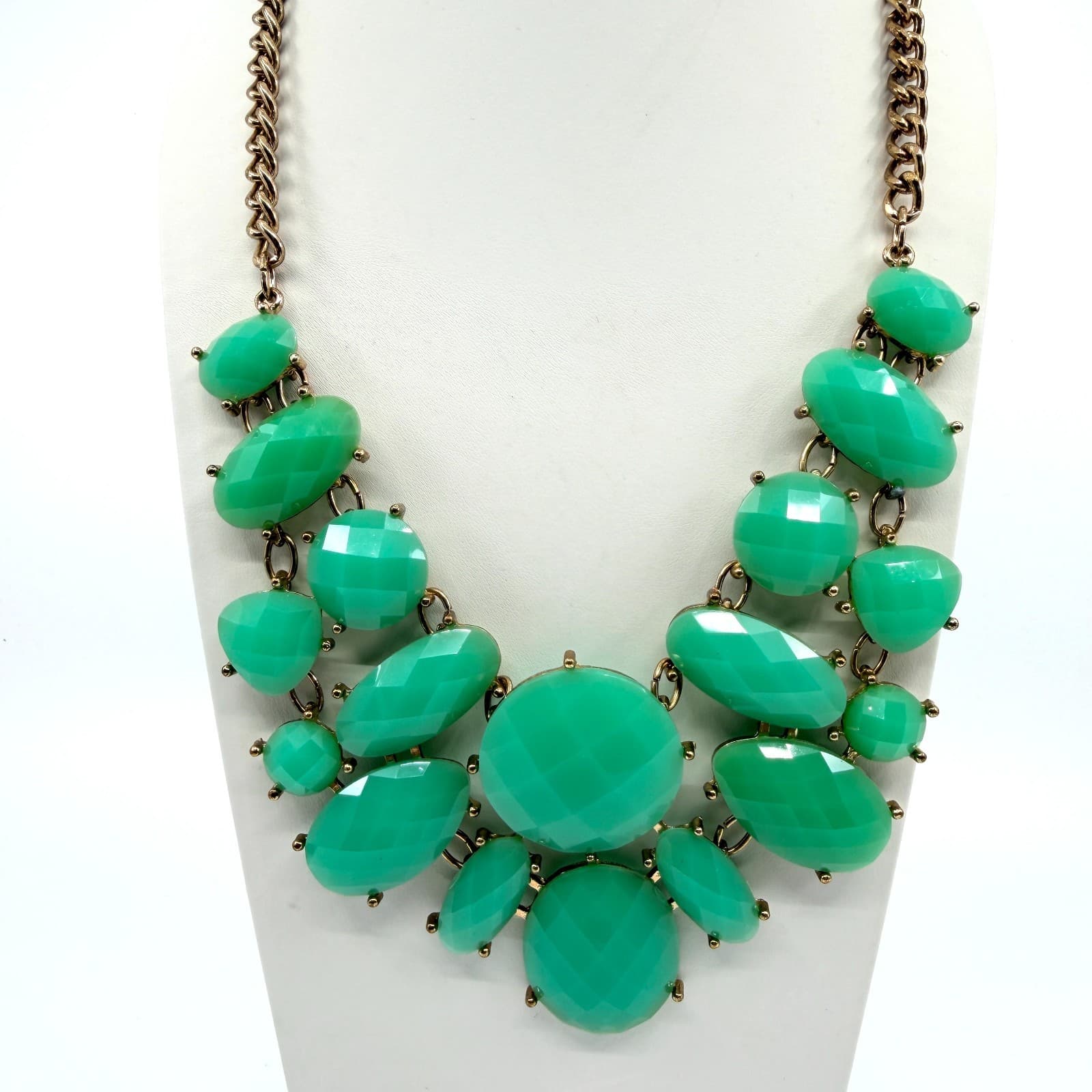 Vintage Gold Tone Mint Green Bib Necklace Faceted Stone Chunky Statement Y2K