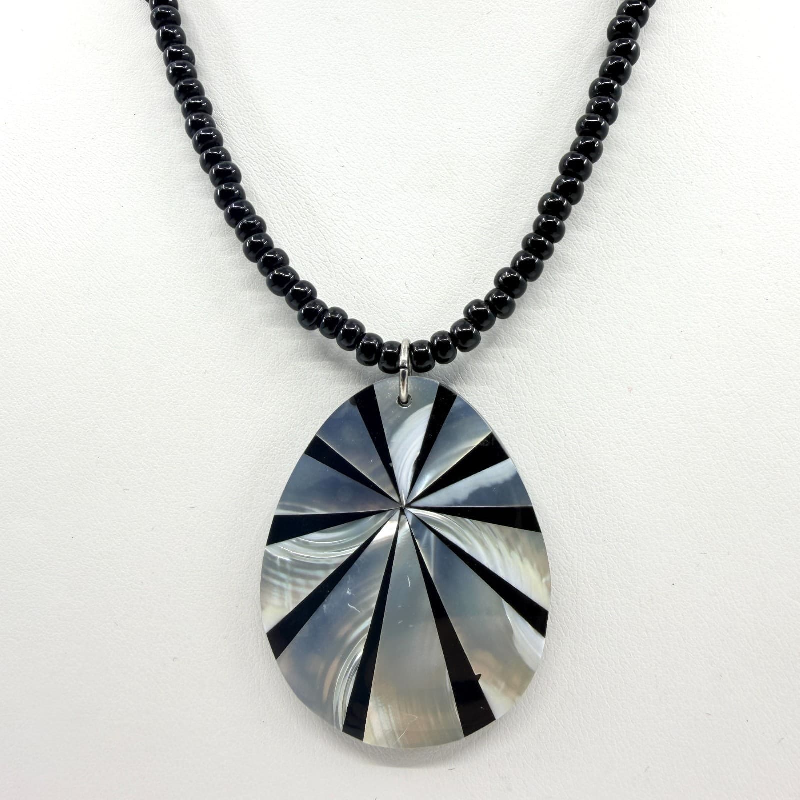 Vintage Silver Tone Black Gray Inlay Teardrop Pendant Necklace Beaded Boho Y2K