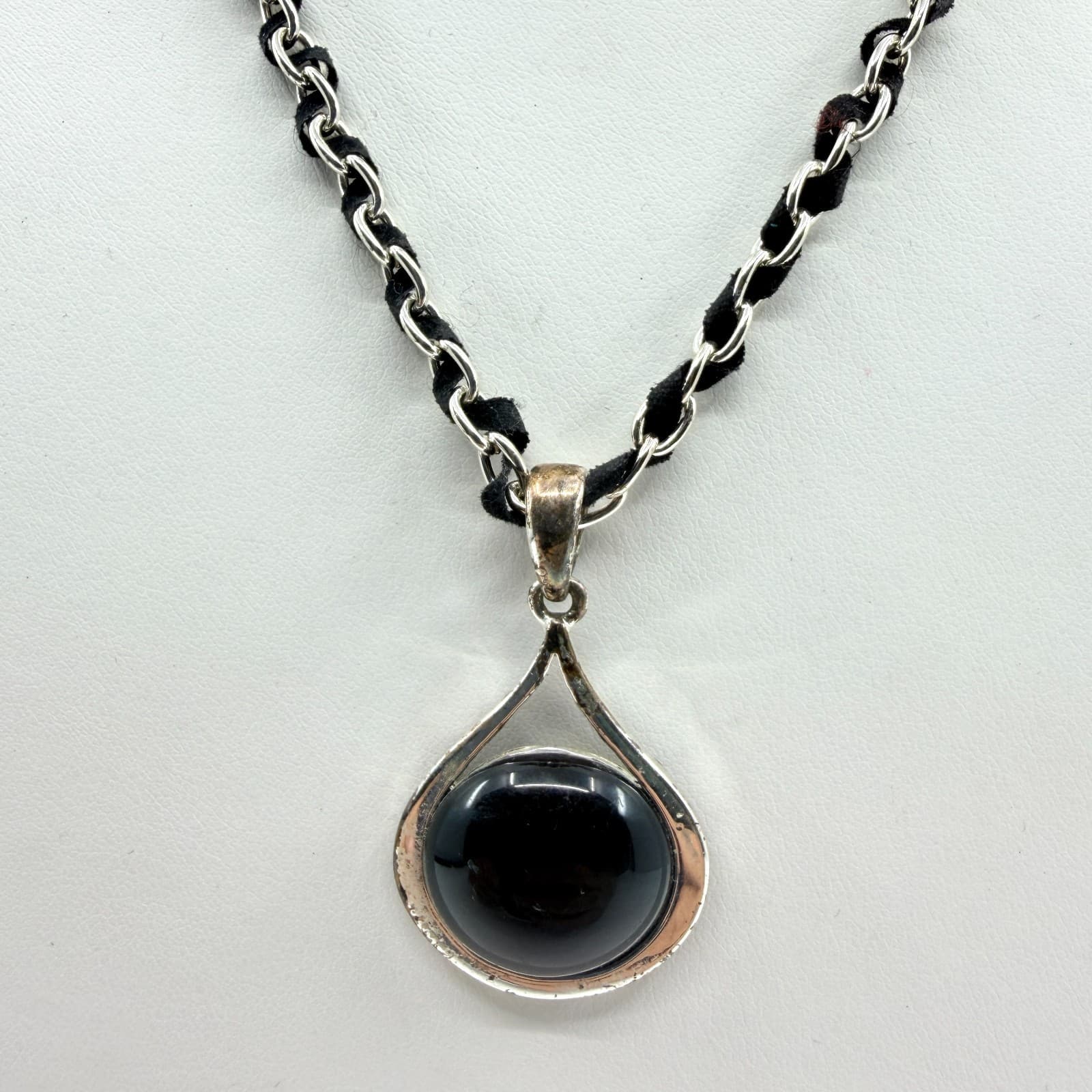 Vintage Silver Tone Black Cabochon Pendant Necklace Woven Chain Retro Boho