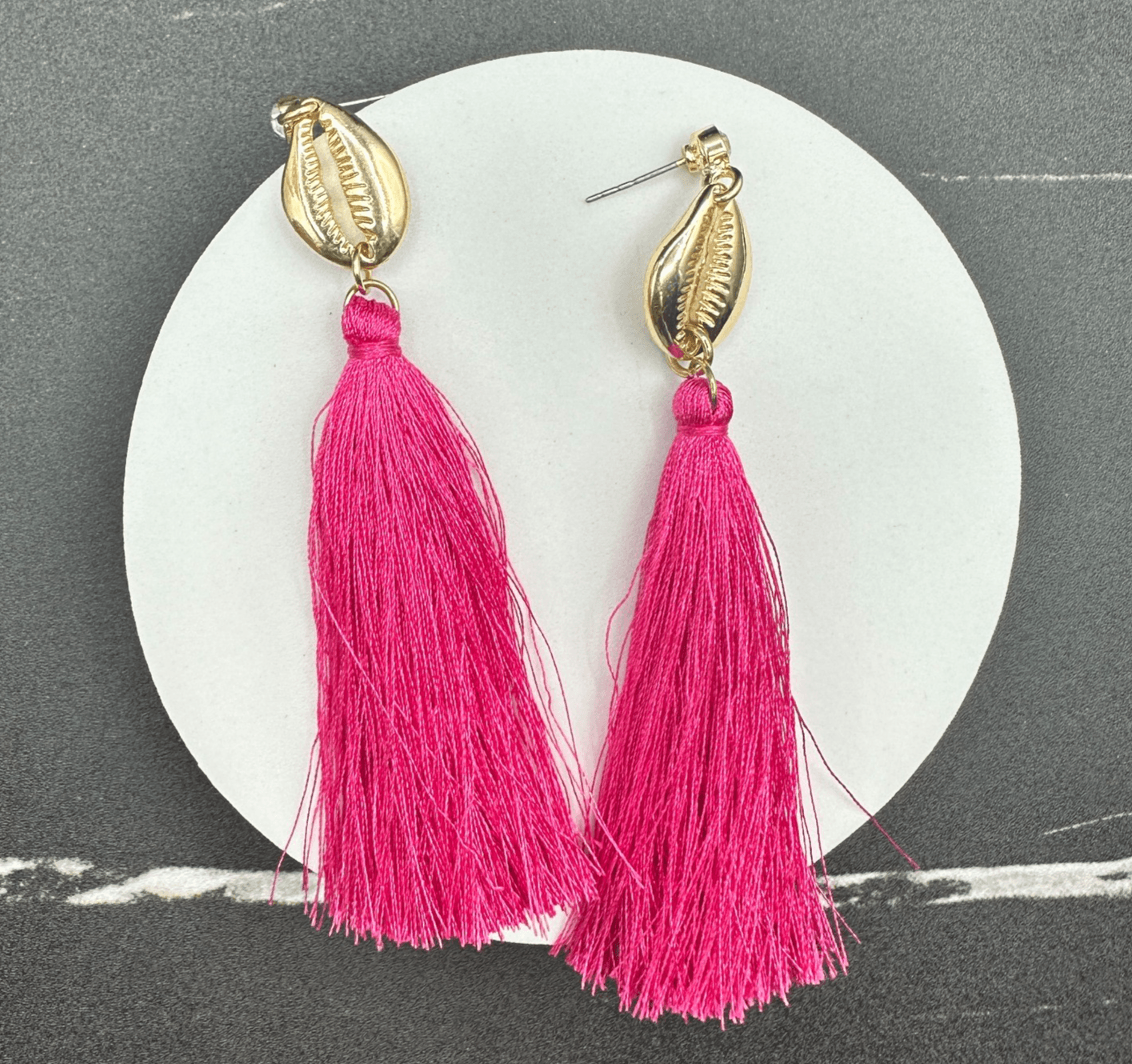 Vintage 90s Gold Tone Cowrie Shell Neon Pink Tassel Drop Earrings Jewelry