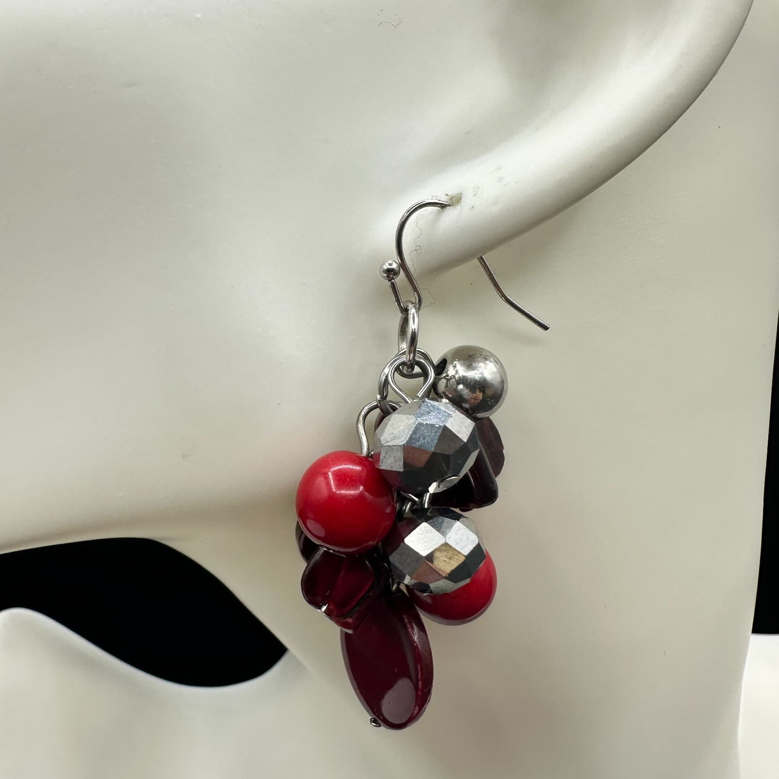 Vintage Womens Silver Tone Multicolor Plastic Beaded Beauty Dangle/Drop Earrings