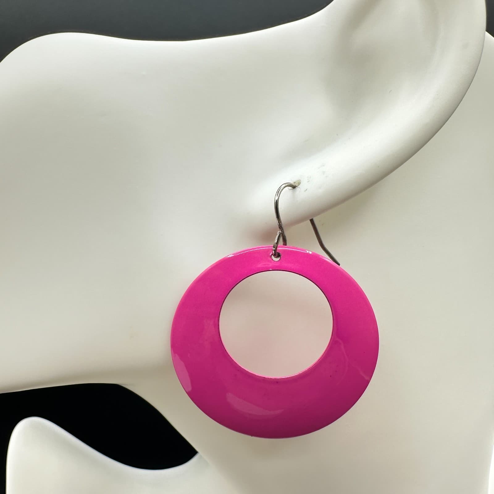 Vintage Hot Pink Retro Classic Aluminium Painted Plastic Hoop Drop Hook Earrings