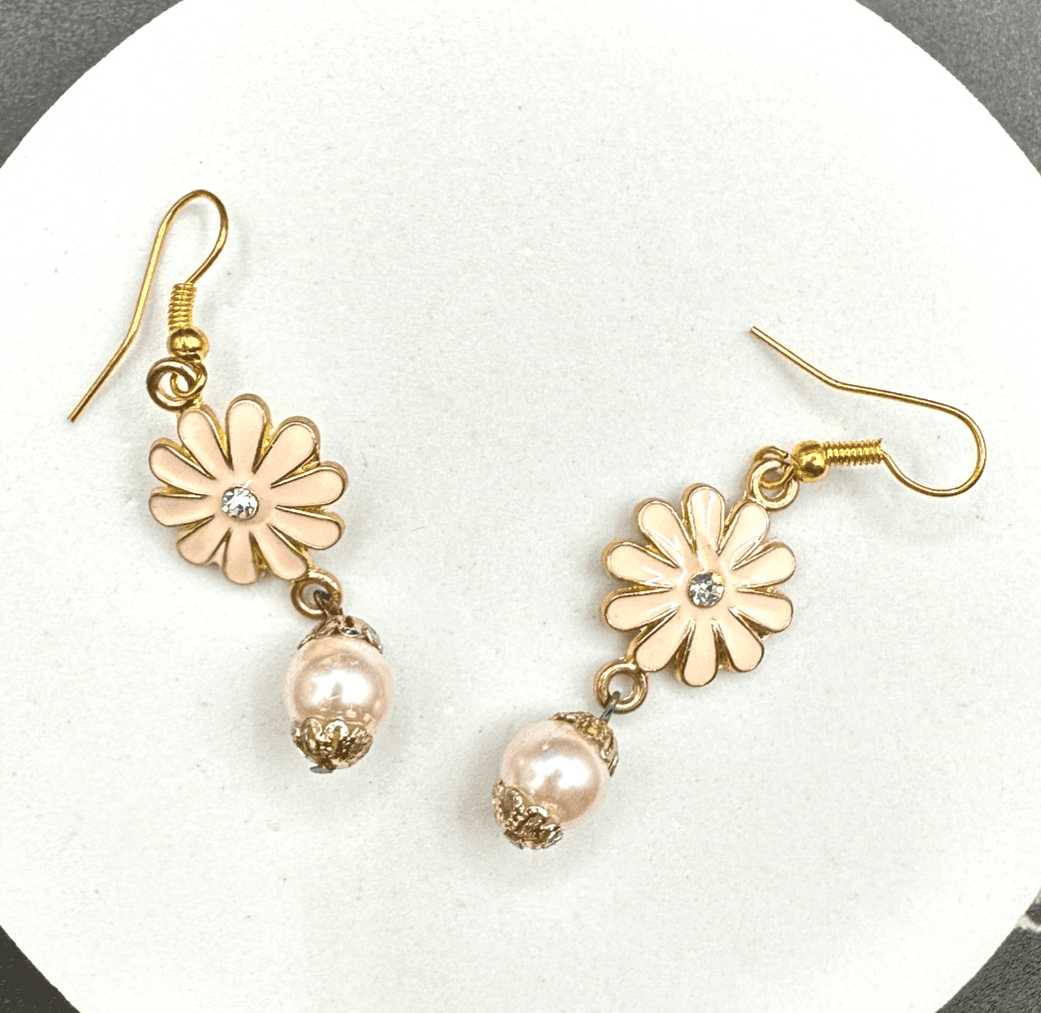 Vintage Women's Gold Tone Pink Bead Glass Stone Beauty Dangle/Drop Earrings