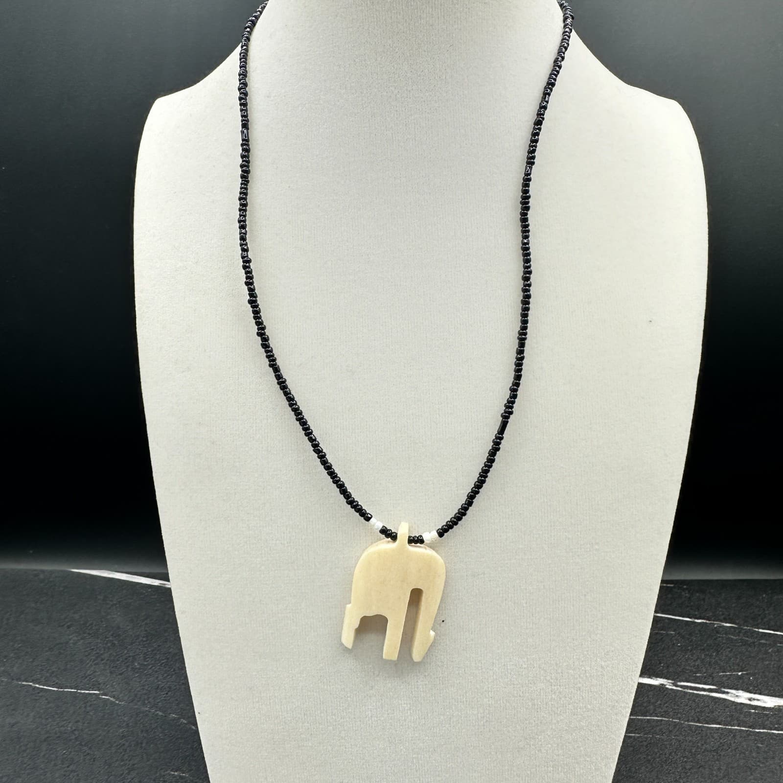 Vintage 90s Black Beaded Elephant Pendant Necklace Minimalist Women's Jewelry