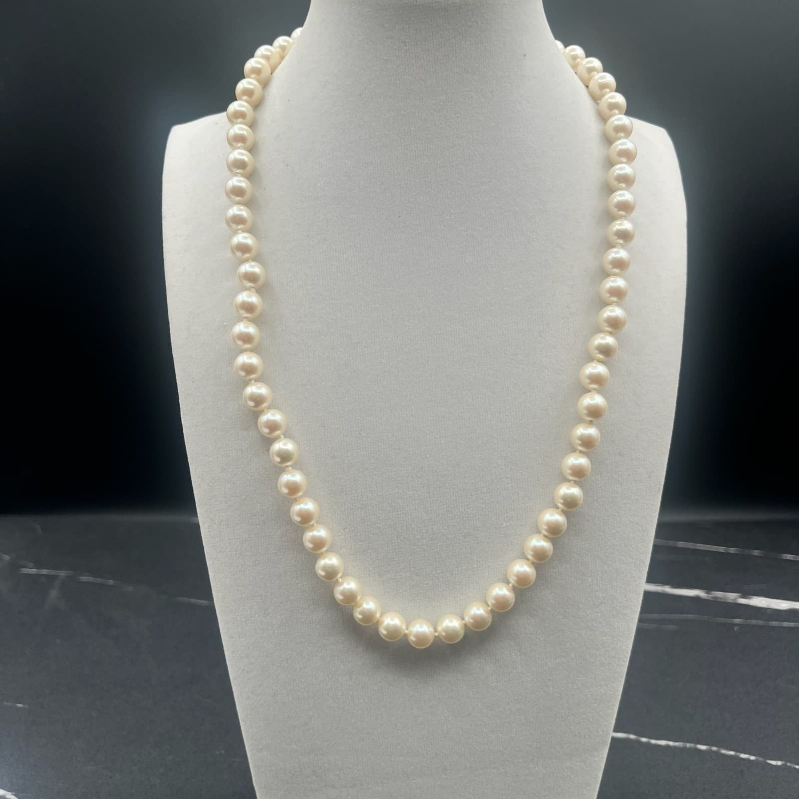 Vintage Plastic Pearl Beaded Necklace Faux Ivory Pearls Gold Tone Clasp Jewelry