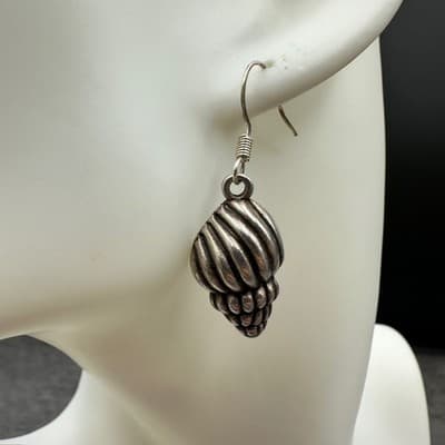 Brooke Baker Vintage Silver-Tone Textured Shell Drop Earrings Nautical Boho