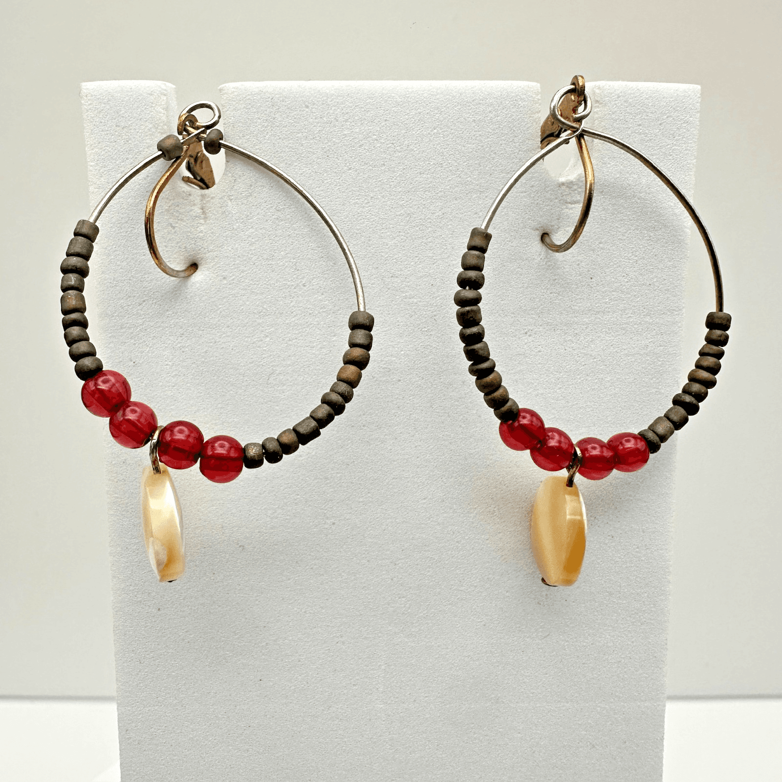 VTG Handmade Boho Black Wood Bead MOP Shell Dangle Earrings Gold Tone