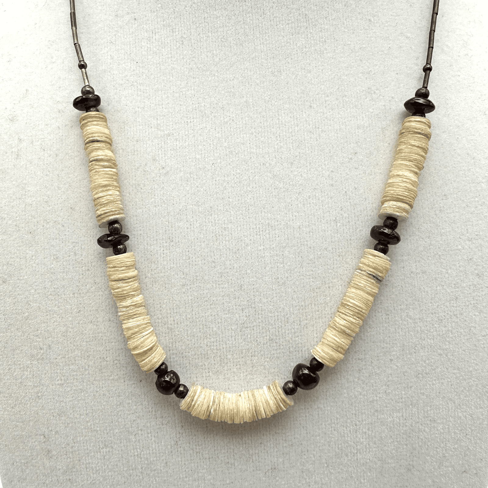 Vintage Off-White Shell Heishi Necklace Red Glass Beaded Women's Jewellery