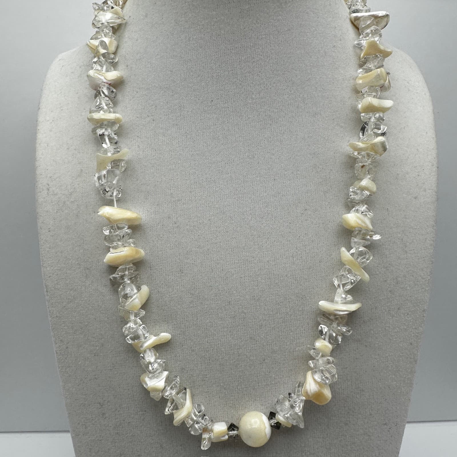 Vintage Y2K Mother of Pearl & Clear Glass Chip Necklace Choker Statement Jewelry