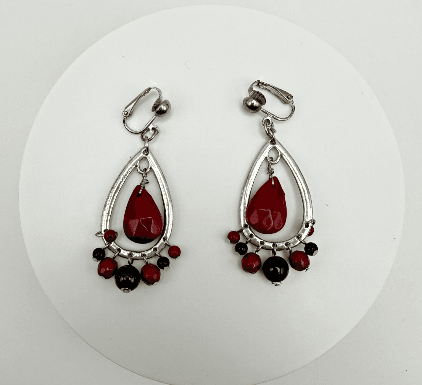 Vintage 90s Silver tone red tear drop black bead dangle clip on earring jewelry