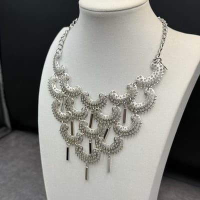 Vintage VTG 70s Sarah Coventry Charisma Silver Tone Crescent Bib Choker Necklace