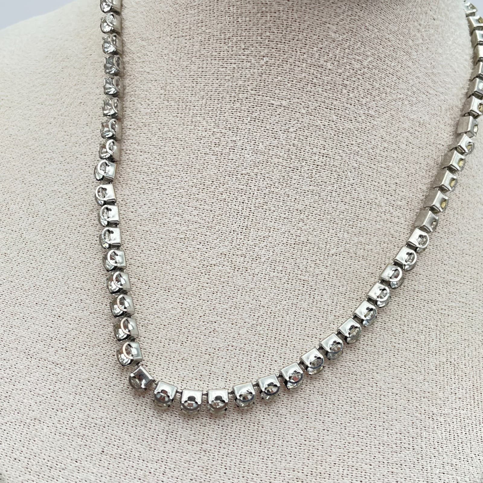 Vintage Silver-Tone Box Chain Prong Rhinestone Tennis Choker Rivière Necklace