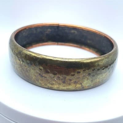 VTG Gold-Tone Hammered Metal Patina Finish Wide Cuff Bangle Stacking Bracelet