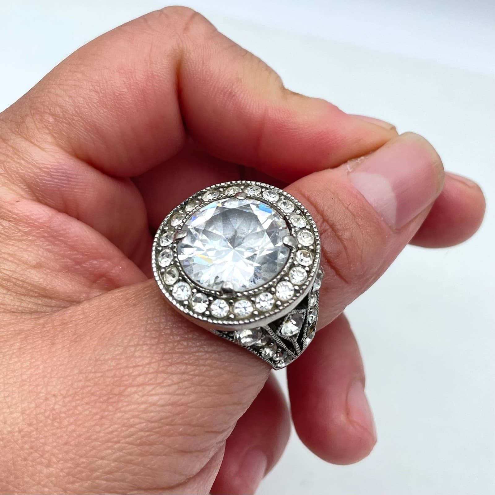 Vintage Silver-Tone Round Faceted Glass Rhinestone Center Embellished Halo Ring