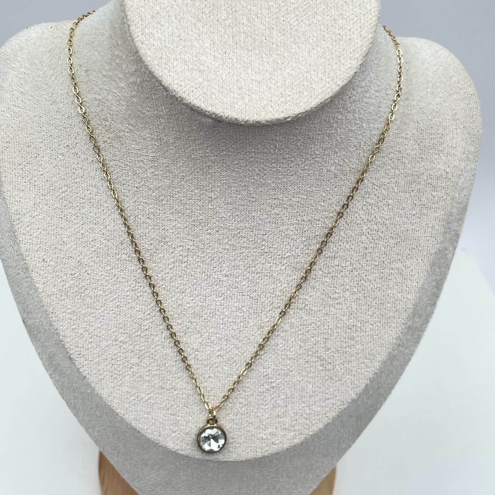Vintage Y2K Time and Tru Gold Tone Crystal Solitaire Necklace Fashion Jewelry