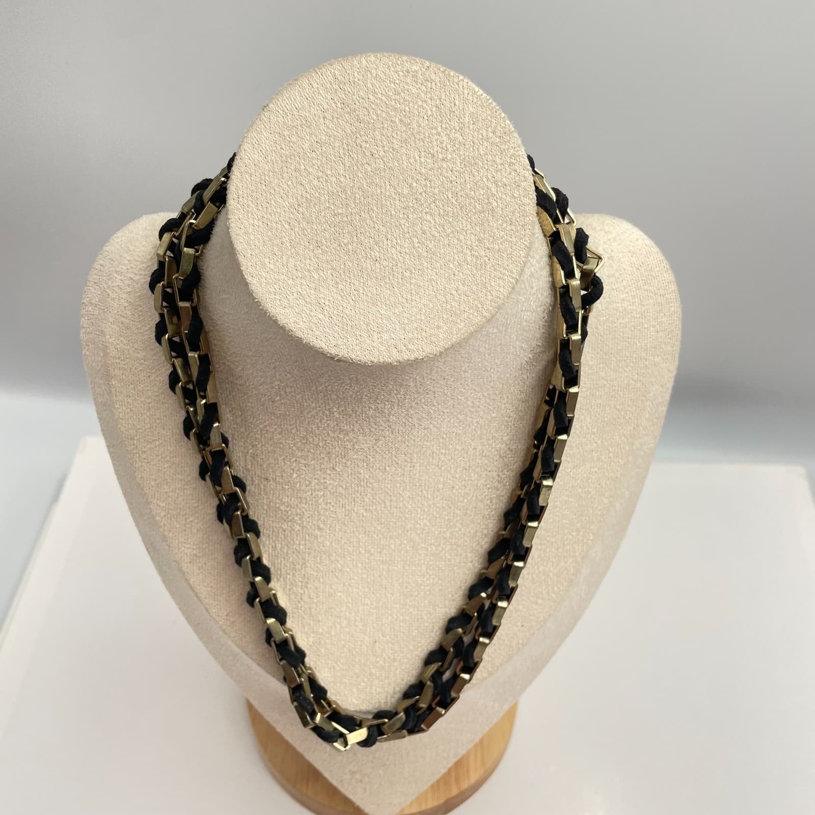 Vintage Y2K Gold Tone Box Link Chain Black Suede Cord Wrap Multi Strand Necklace