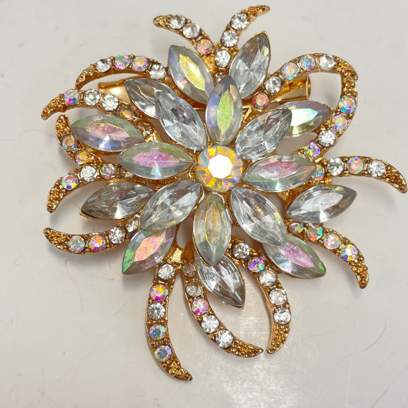 Vintage 90s Gold Tone Aurora Borealis White Glass Flower Brooch Pin Jewelry
