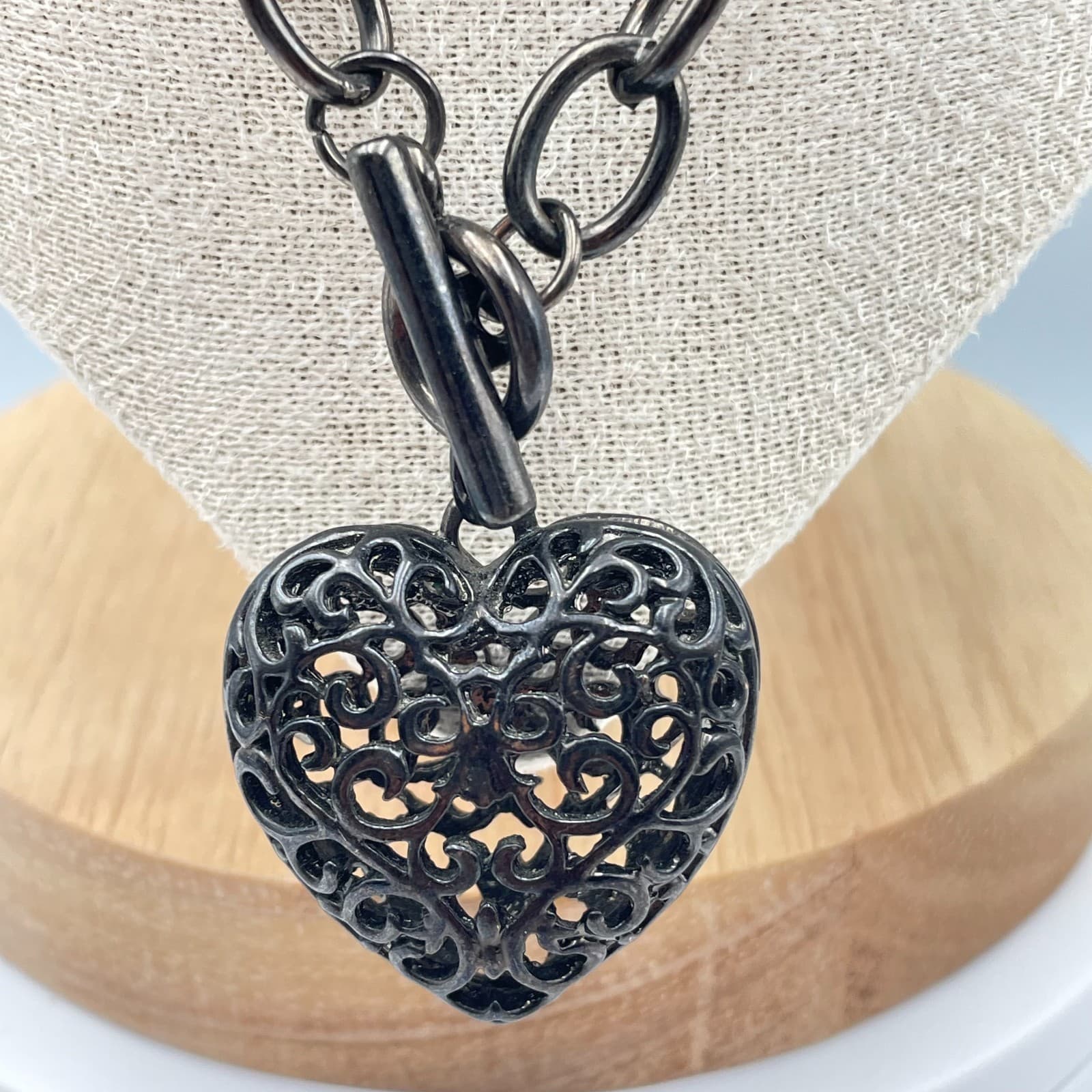 Vintage 90s Gunmetal Tone Filigree Oval Link Chain Heart Pendant Necklace