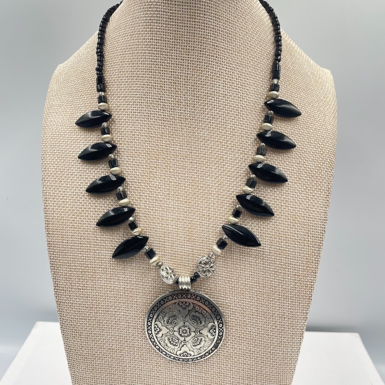 VTG Ethnic Statement Necklace Black Onyx Glass Large Floral Medallion Pendant