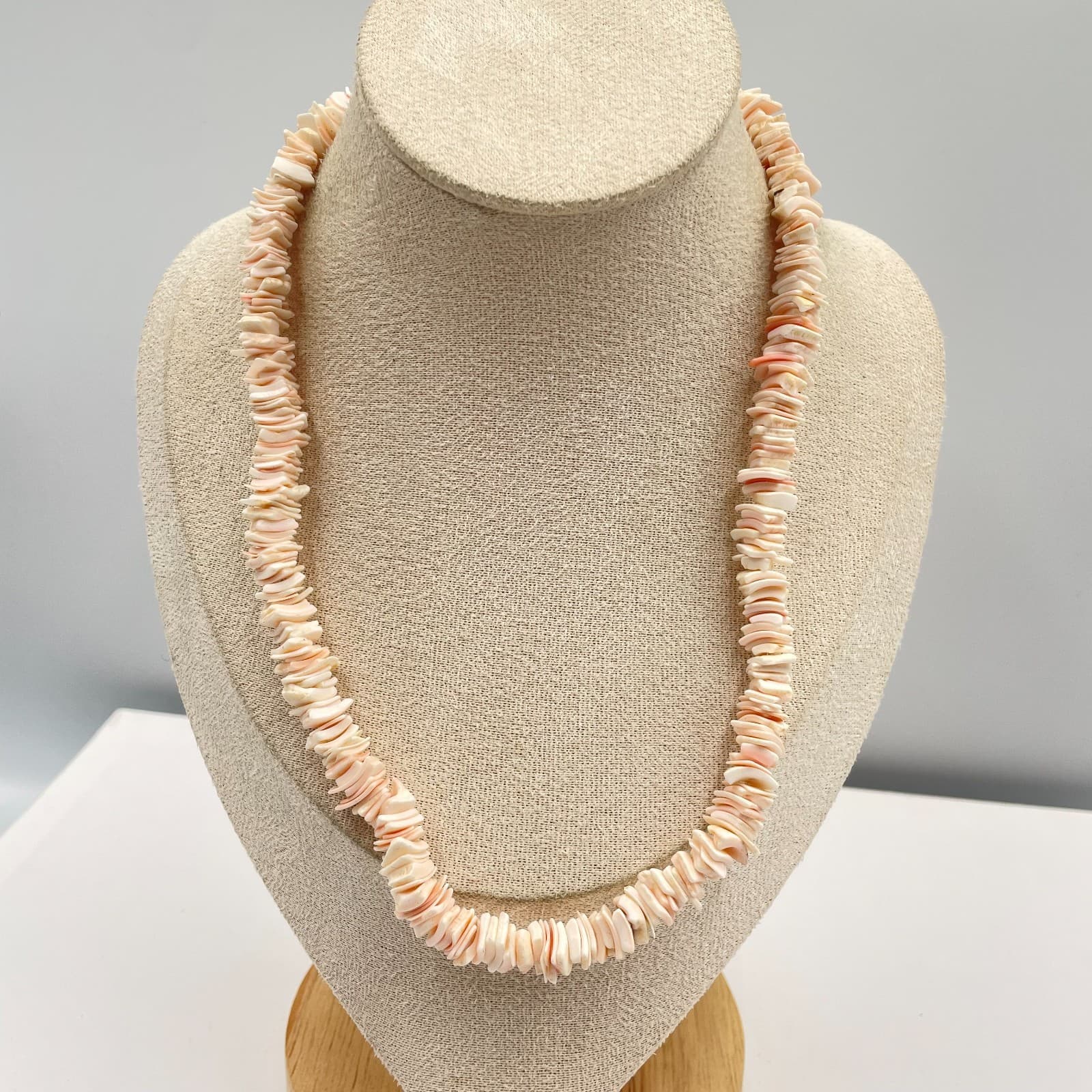 Vintage Pink Heishe Shell Necklace Natural Sea Shell Chip Bead Barrel Clasp
