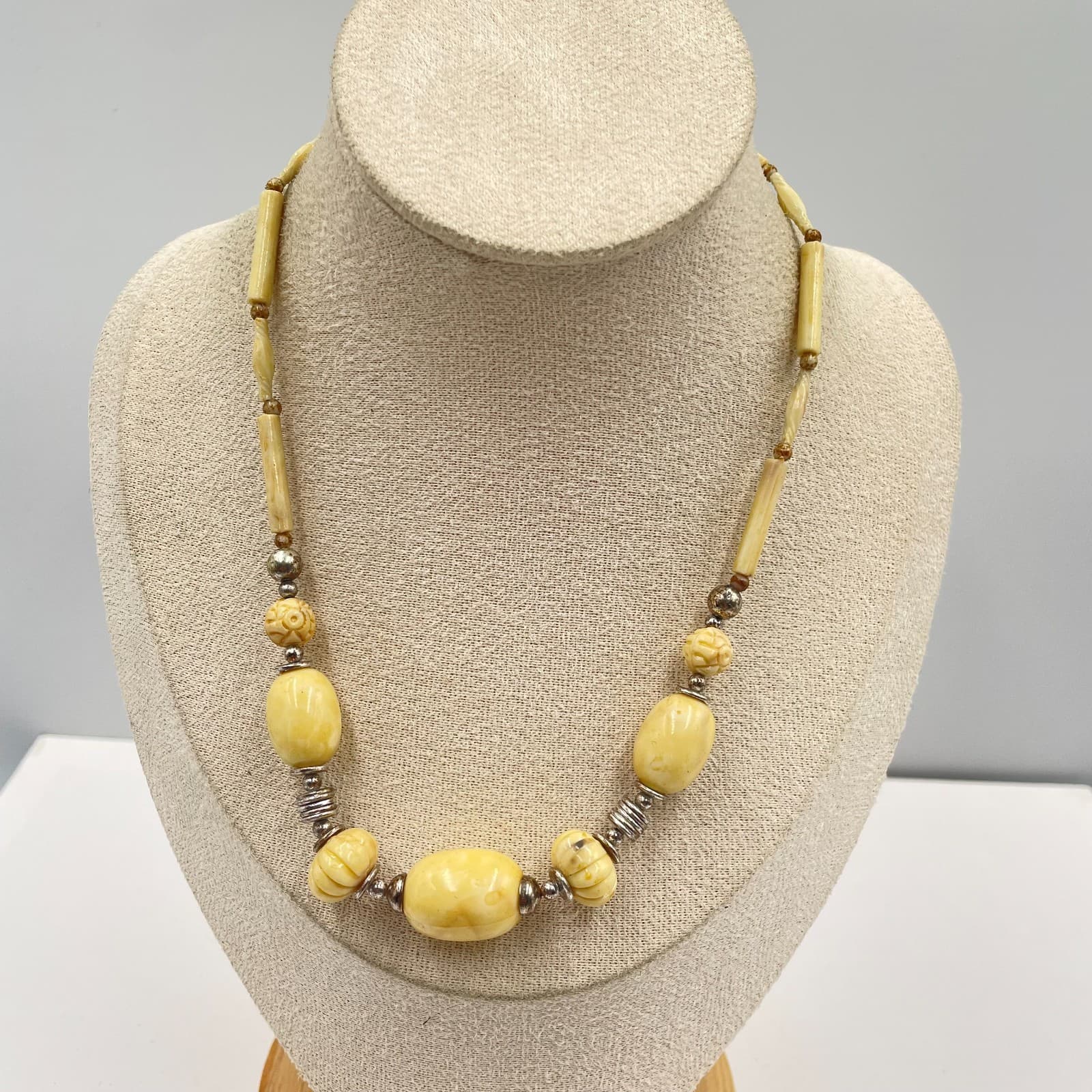 Vintage 1960s Artisan Tribal Silver-Tone Cream Carved Resin Beaded Necklace