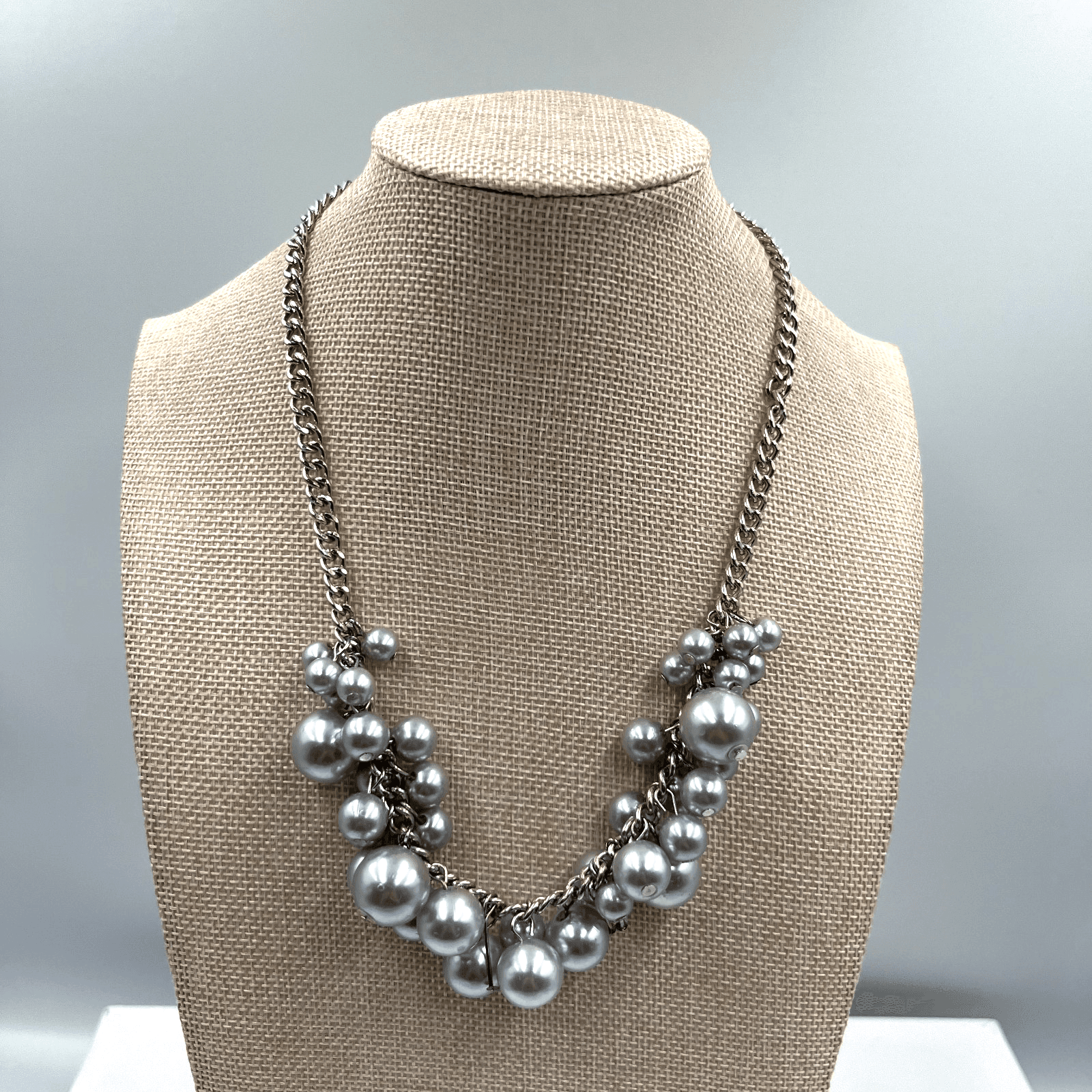 Vtg Silver Tone Faux Pearl Cluster Statement Necklace Bib Style Retro Jewelry