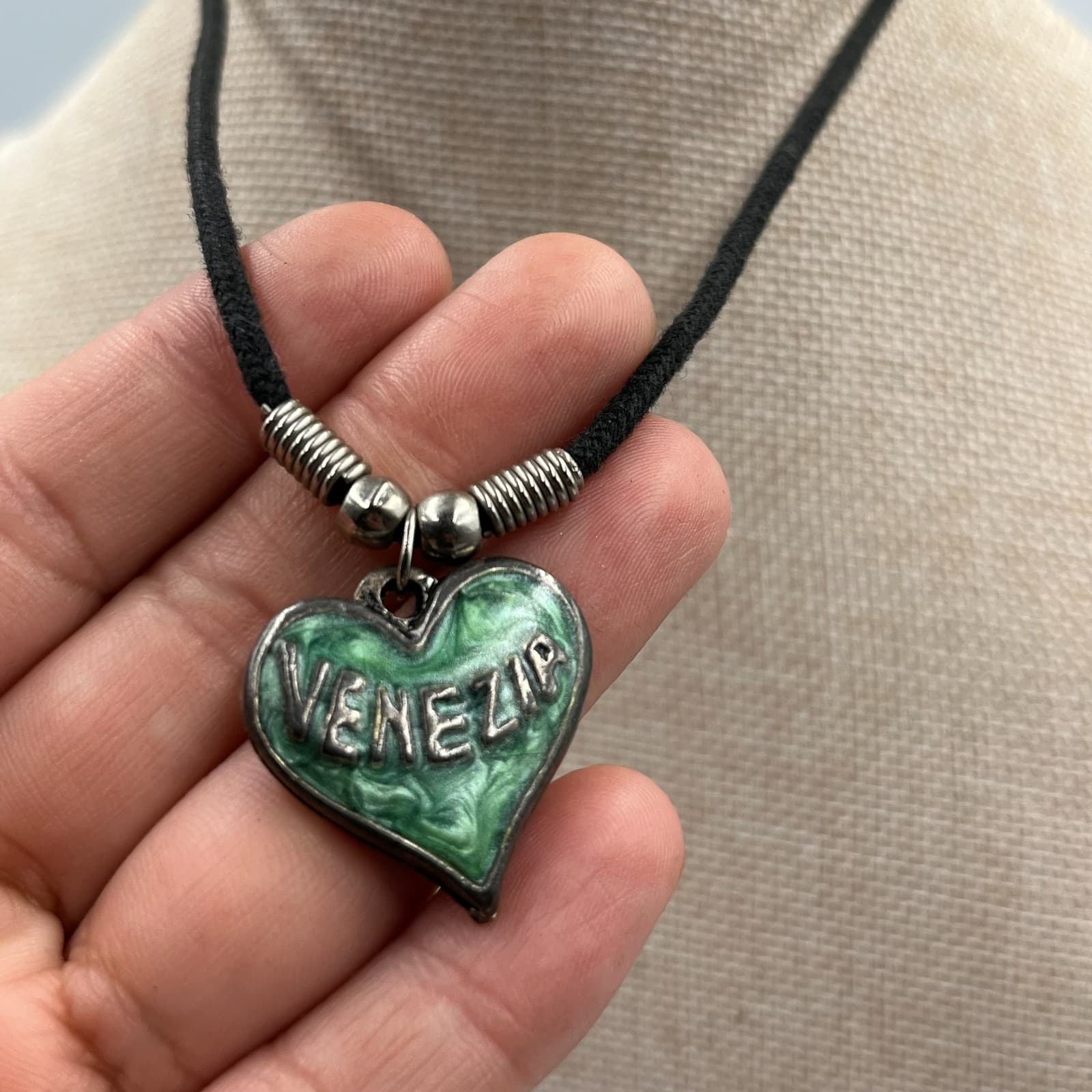 Vintage Venezia Murano Glass Heart Pendant Necklace Green Gold Foil Italian Art