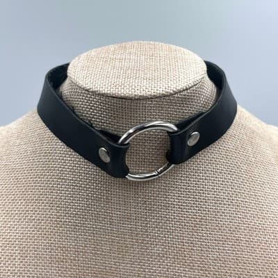 Vintage Black Leather O-Ring Choker Necklace Silver Tone Goth Punk Alt Statement