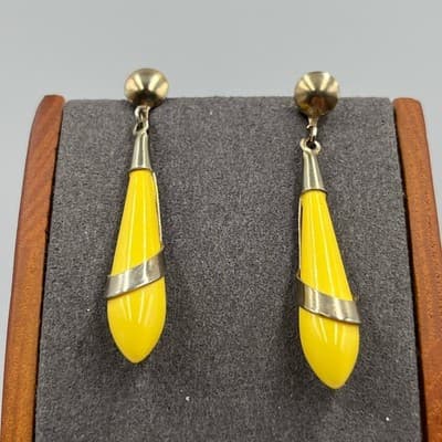 Vintage MCM Yellow Enamel Teardrop Screw Back Earrings – Silver Tone Mod Dangles