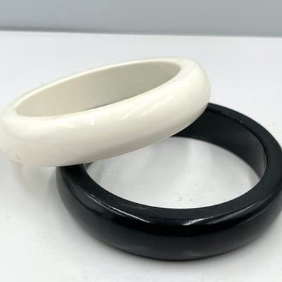 Vintage Monochrome Bangle Bracelet Set Black White Minimalist Resin Chunky Retro