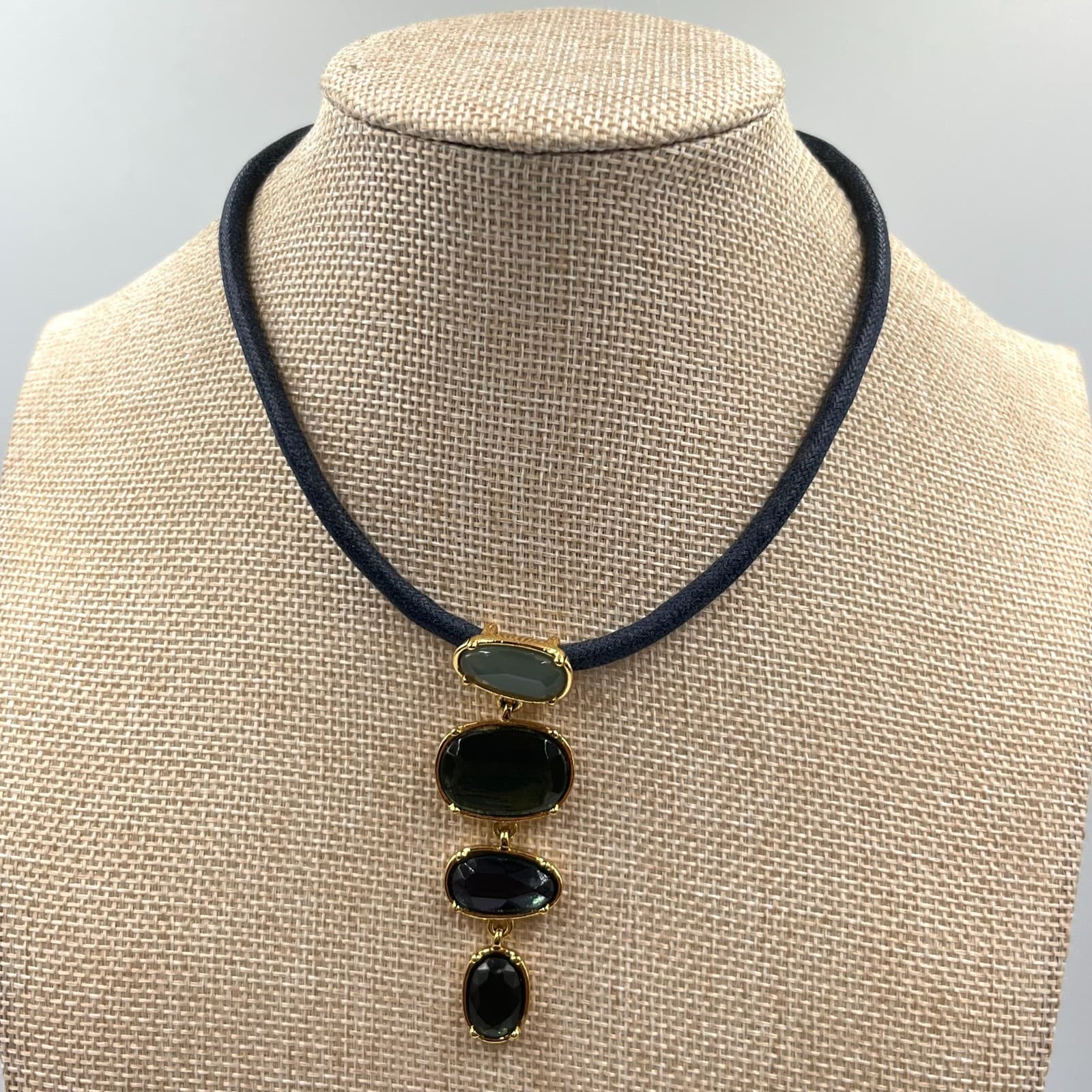 Vintage Retro Gold Tone Green Lucite Cabochon Cascading Pendant Cord Necklace