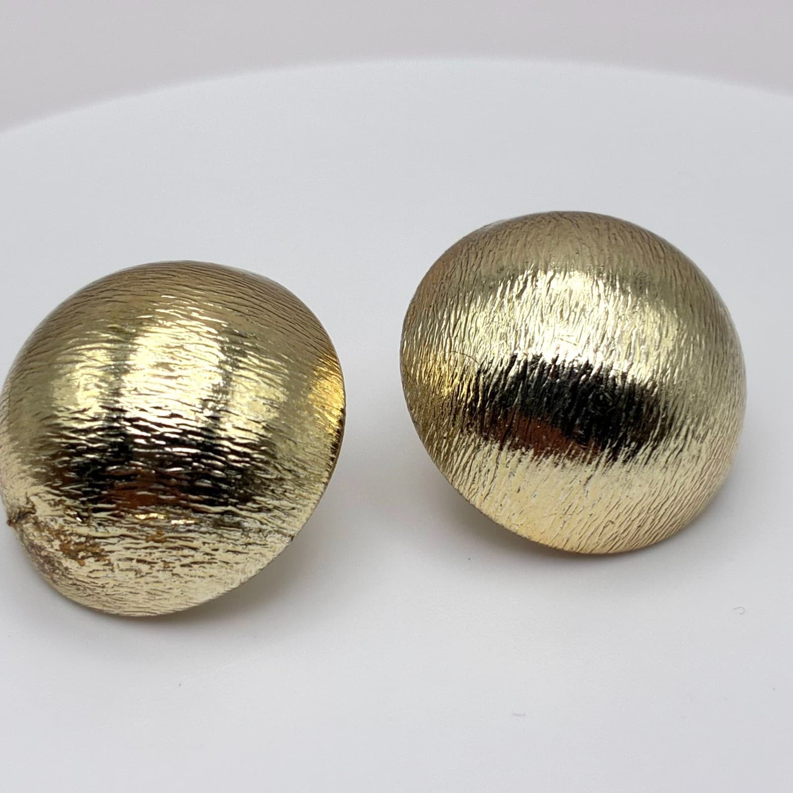 Vintage 80s Gold Tone Dome Round Stud Textured Earrings Women's Classic Jewelry