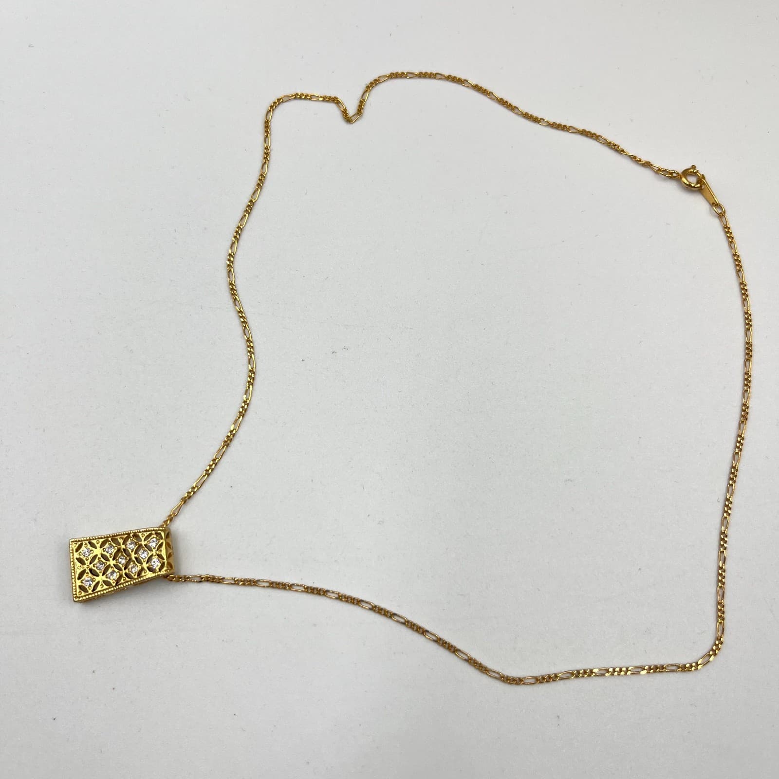 Vintage Gold Tone Filigree Rectangle Pendant Necklace Crystal Accents Y2K Chic
