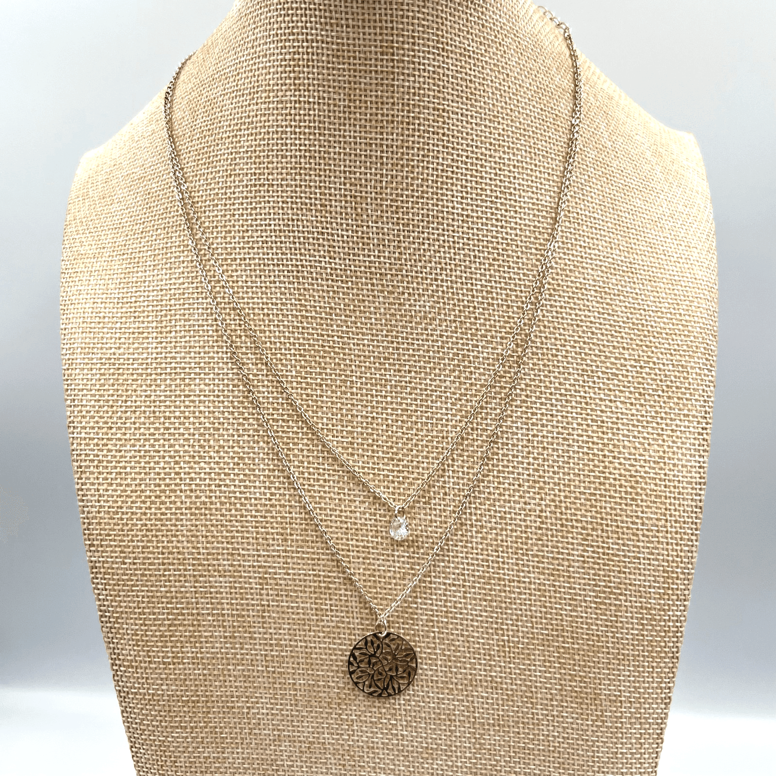 VTG Silver Tone Double Layer Filigree Floral Disc & Solitaire Crystal Necklace
