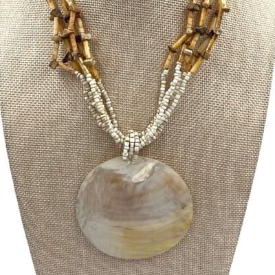 VTG White Wooden Bead Abalone Shell Pendant Statement Layered Medallion Necklace