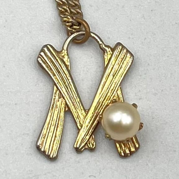 Vintage Gold Tone Initial M Faux Pearl Pendant Necklace Retro Jewelry Fashion