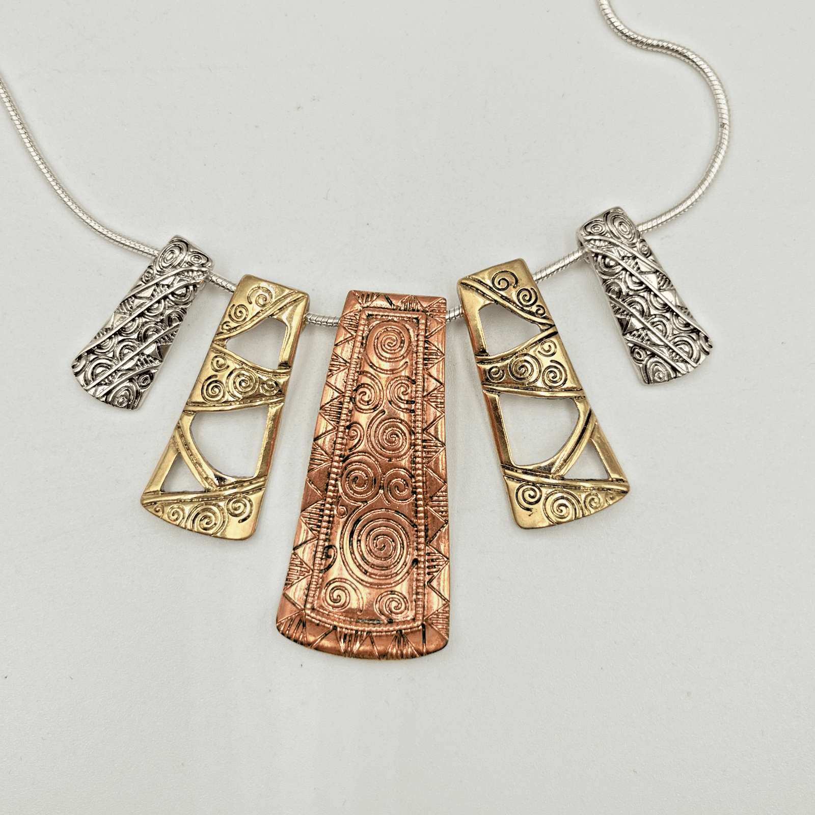 Vintage Mixed Metal Boho Tribal Etched Pendant Necklace Silver Gold Copper Tone