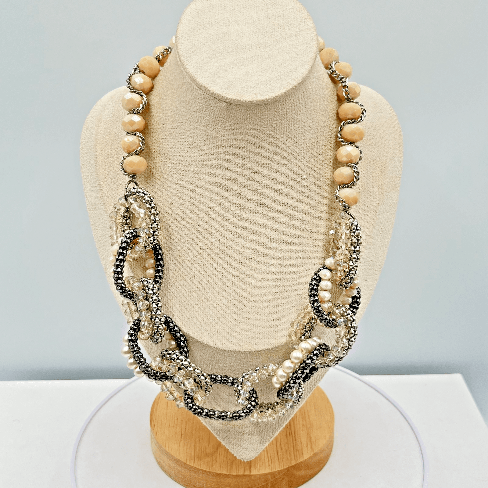 VTG Vera Wang Interlocking Circle Pearl & Crystal Statement Necklace Silver Tone